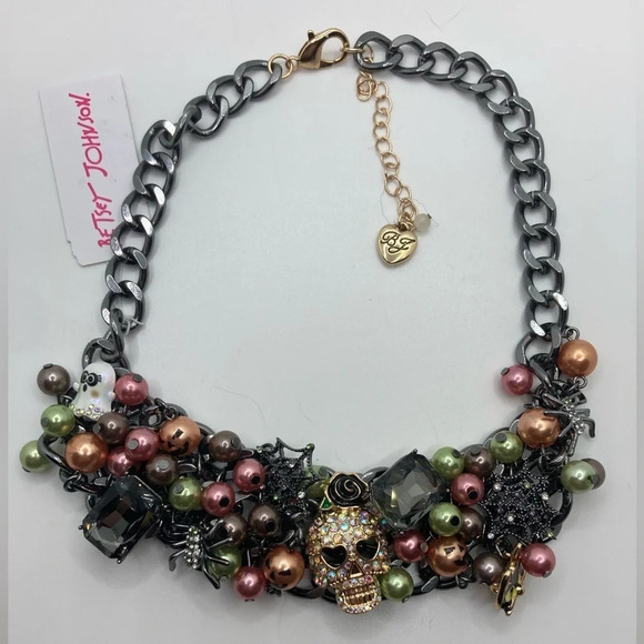 BETSEY JOHNSON Halloween 2023 Revival Retired Charm Statement Necklace NEW NWT - Picture 5 of 16